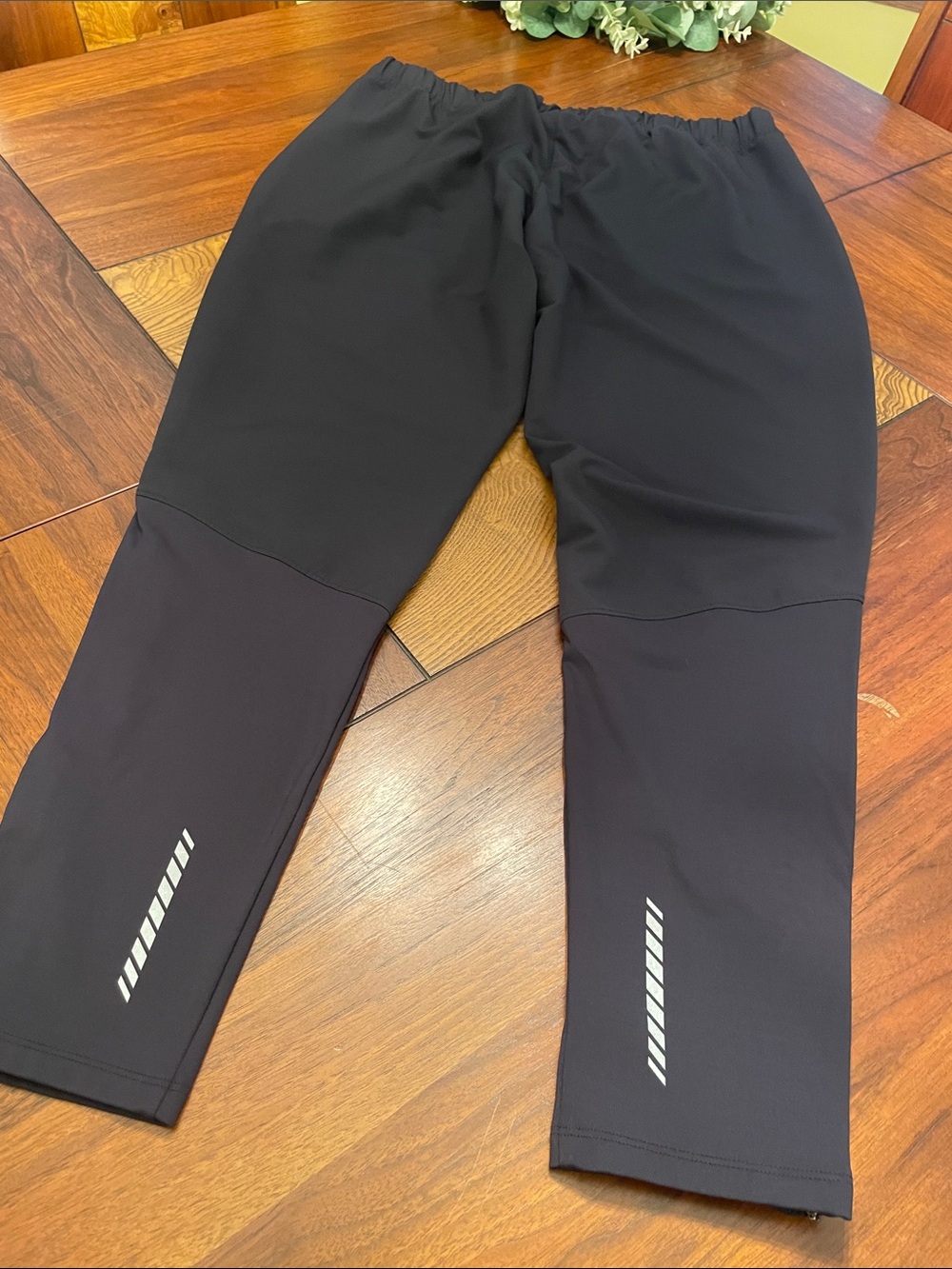 Under Armour Black Jogger Pants with Reflective Zippers C95 - Picture 7 of 13